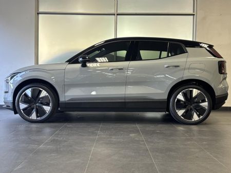 2026-Volvo-EX30-Ultra-Twin-Motor-Performance_2