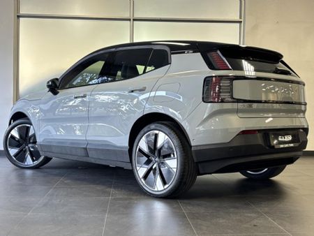 2026-Volvo-EX30-Ultra-Twin-Motor-Performance_3