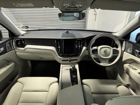 2026-Volvo-XC60-T8-Twin-Engine-R-Design-AWD_7