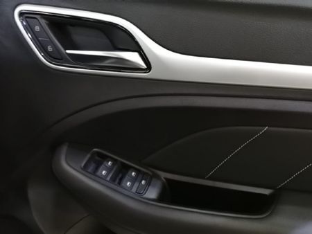 2025-MG-ZS-15-Com-Auto_14