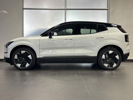 2026-Volvo-EX30-Plus-Single-Motor-Extended-Range_2