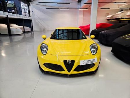 2019-Alfa-Romeo-4C-Coupe_1