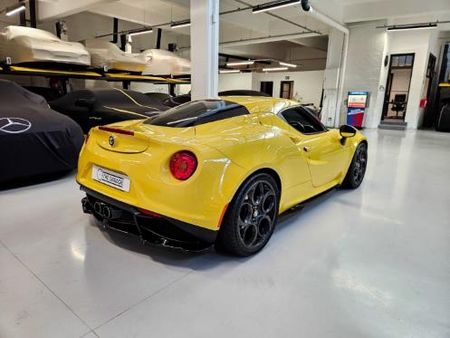 2019-Alfa-Romeo-4C-Coupe_3