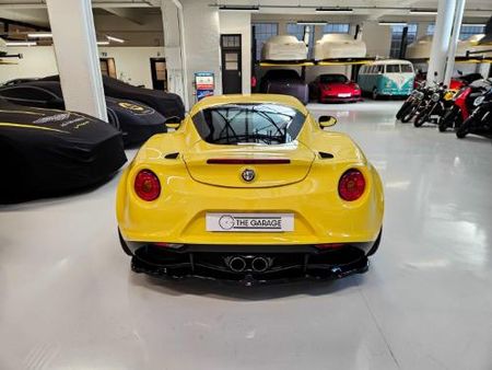 2019-Alfa-Romeo-4C-Coupe_4
