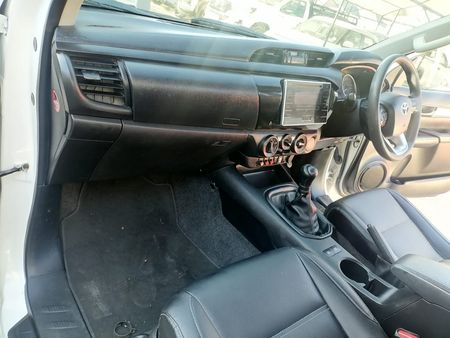 2017-Toyota-Hilux-24-GD-6-Raised-Body-SRX-Single-Cab_6