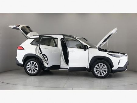 2025-Toyota-Corolla-Cross-18-XS-Hybrid_11
