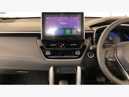 2025-Toyota-Corolla-Cross-18-XS-Hybrid_16