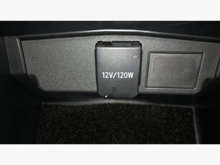 2025-Toyota-Corolla-Cross-18-XS-Hybrid_19