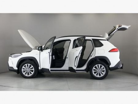 2025-Toyota-Corolla-Cross-18-XS-Hybrid_22