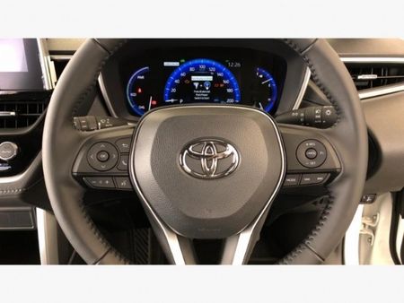 2025-Toyota-Corolla-Cross-18-XS-Hybrid_28
