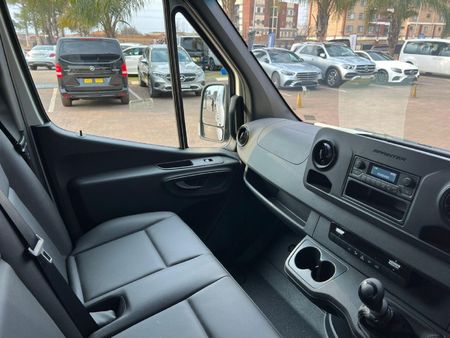 2025-Mercedes-Benz-Sprinter-311-20-CDI-FC-PV_10