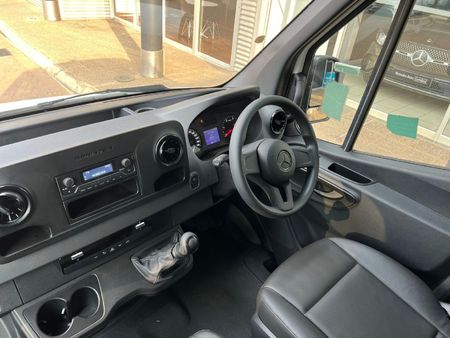 2025-Mercedes-Benz-Sprinter-311-20-CDI-FC-PV_13