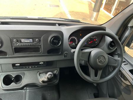 2025-Mercedes-Benz-Sprinter-311-20-CDI-FC-PV_14