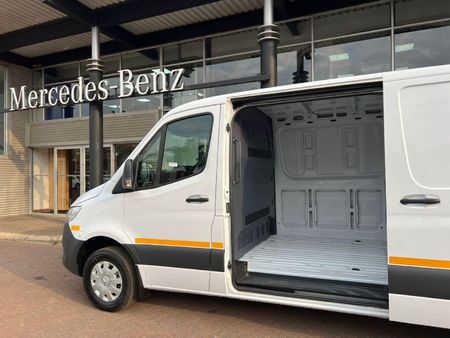 2025-Mercedes-Benz-Sprinter-311-20-CDI-FC-PV_15