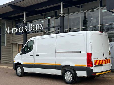2025-Mercedes-Benz-Sprinter-311-20-CDI-FC-PV_5