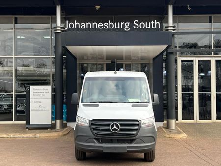 2025-Mercedes-Benz-Sprinter-311-20-CDI-FC-PV_8