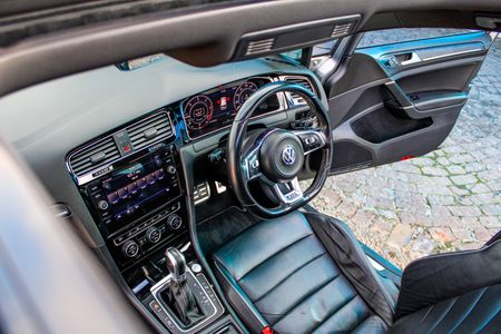 2018-Volkswagen-Golf-VII-GTD-20-TDI-Auto_12