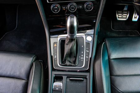 2018-Volkswagen-Golf-VII-GTD-20-TDI-Auto_17