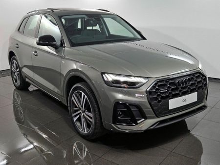 2025-Audi-Q5-quattro-Auto-Black-Edition-40-TDI_0