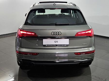2025-Audi-Q5-quattro-Auto-Black-Edition-40-TDI_3