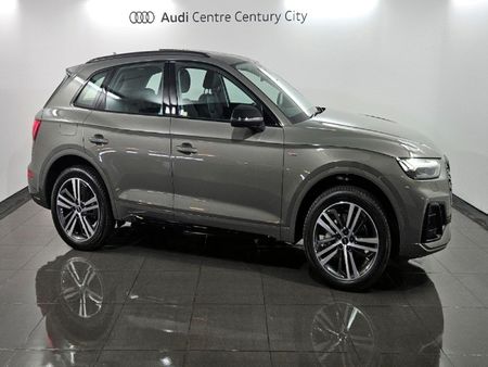 2025-Audi-Q5-quattro-Auto-Black-Edition-40-TDI_4