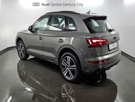 2025-Audi-Q5-quattro-Auto-Black-Edition-40-TDI_5