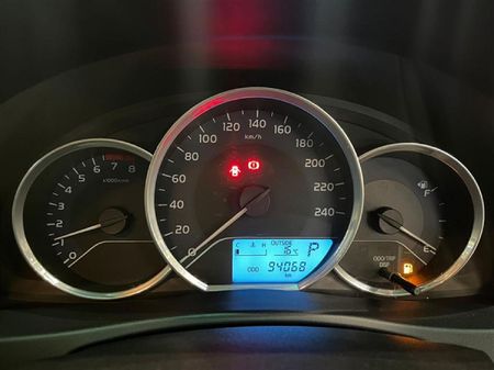 2023-Toyota-Corolla-Quest-18-Exclusive-Auto_10