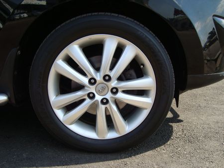 2012-Hyundai-ix35-20-GLS-Executive_13