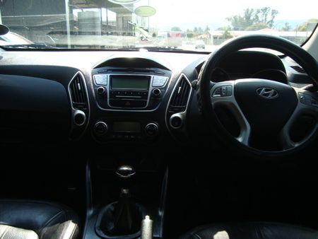 2012-Hyundai-ix35-20-GLS-Executive_7