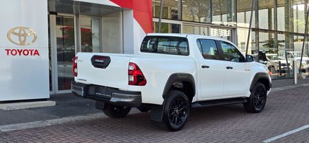 2025-Toyota-Hilux-28-GD-6-Raised-Body-Legend-Auto-Double-Cab_3