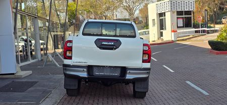 2025-Toyota-Hilux-28-GD-6-Raised-Body-Legend-Auto-Double-Cab_4