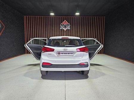 2020-Hyundai-i20-14-Fluid-Auto_23