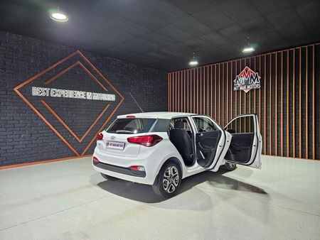 2020-Hyundai-i20-14-Fluid-Auto_24