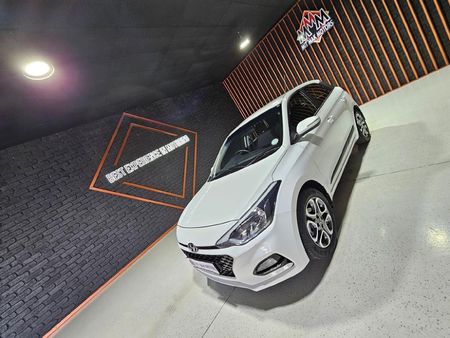 2020-Hyundai-i20-14-Fluid-Auto_3