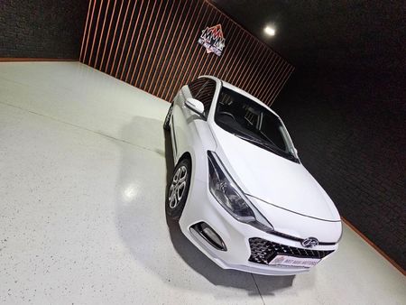 2020-Hyundai-i20-14-Fluid-Auto_5