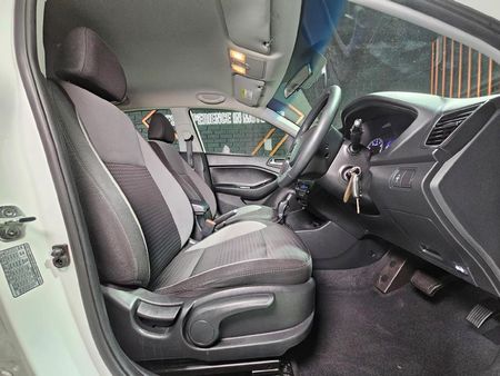 2020-Hyundai-i20-14-Fluid-Auto_8