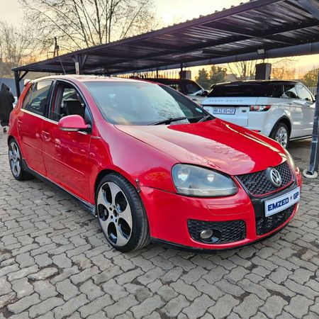 2007-Volkswagen-Golf-GTI-20T-FSI_12
