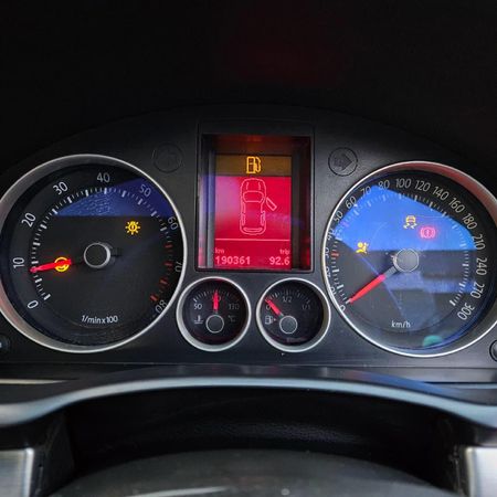 2007-Volkswagen-Golf-GTI-20T-FSI_13
