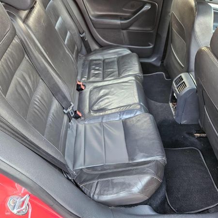 2007-Volkswagen-Golf-GTI-20T-FSI_5
