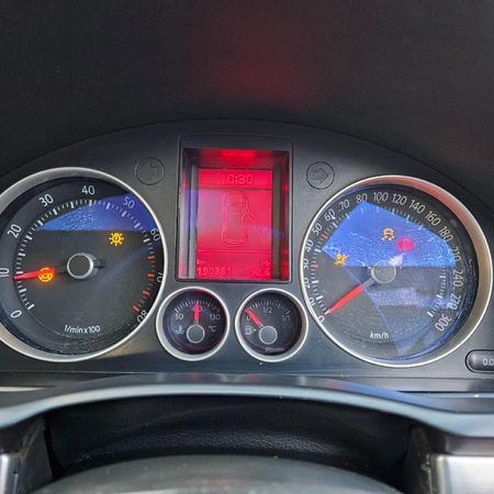 2007-Volkswagen-Golf-GTI-20T-FSI_7