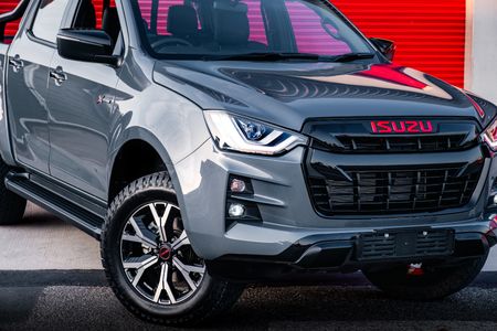 2025-Isuzu-D-Max-19-DDI-HR-X-Rider-Double-Cab_3