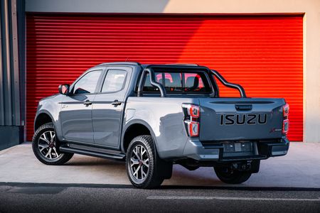 2025-Isuzu-D-Max-19-DDI-HR-X-Rider-Double-Cab_5