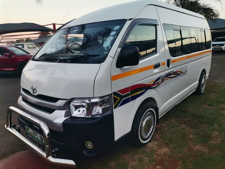 2009-Toyota-Quantum-27-VVTI-Petrol-MT_0