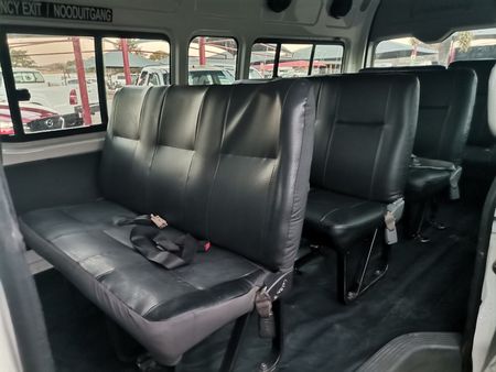 2009-Toyota-Quantum-27-VVTI-Petrol-MT_9