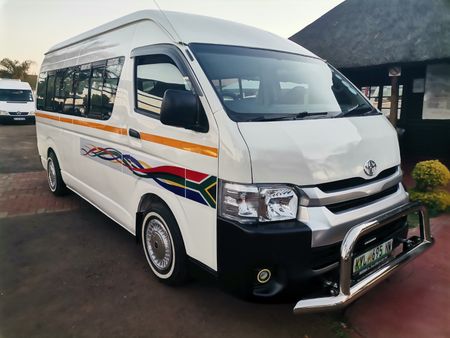 2009-Toyota-Quantum-27-VVTI-Petrol-MT_2