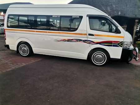 2009-Toyota-Quantum-27-VVTI-Petrol-MT_3
