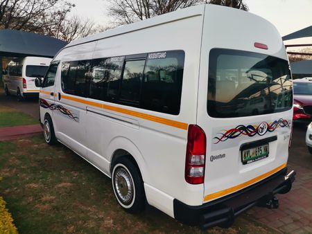 2009-Toyota-Quantum-27-VVTI-Petrol-MT_6