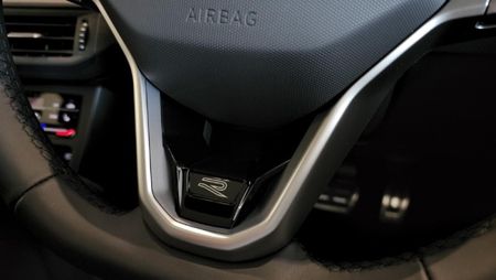 2026-Volkswagen-Taigo-10-TSI-R-Line-Auto_2