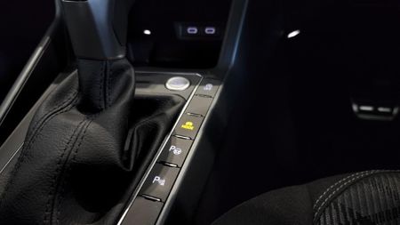 2026-Volkswagen-Taigo-10-TSI-R-Line-Auto_7