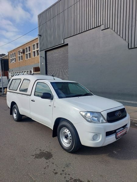 2010-Toyota-Hilux-Canopy_0